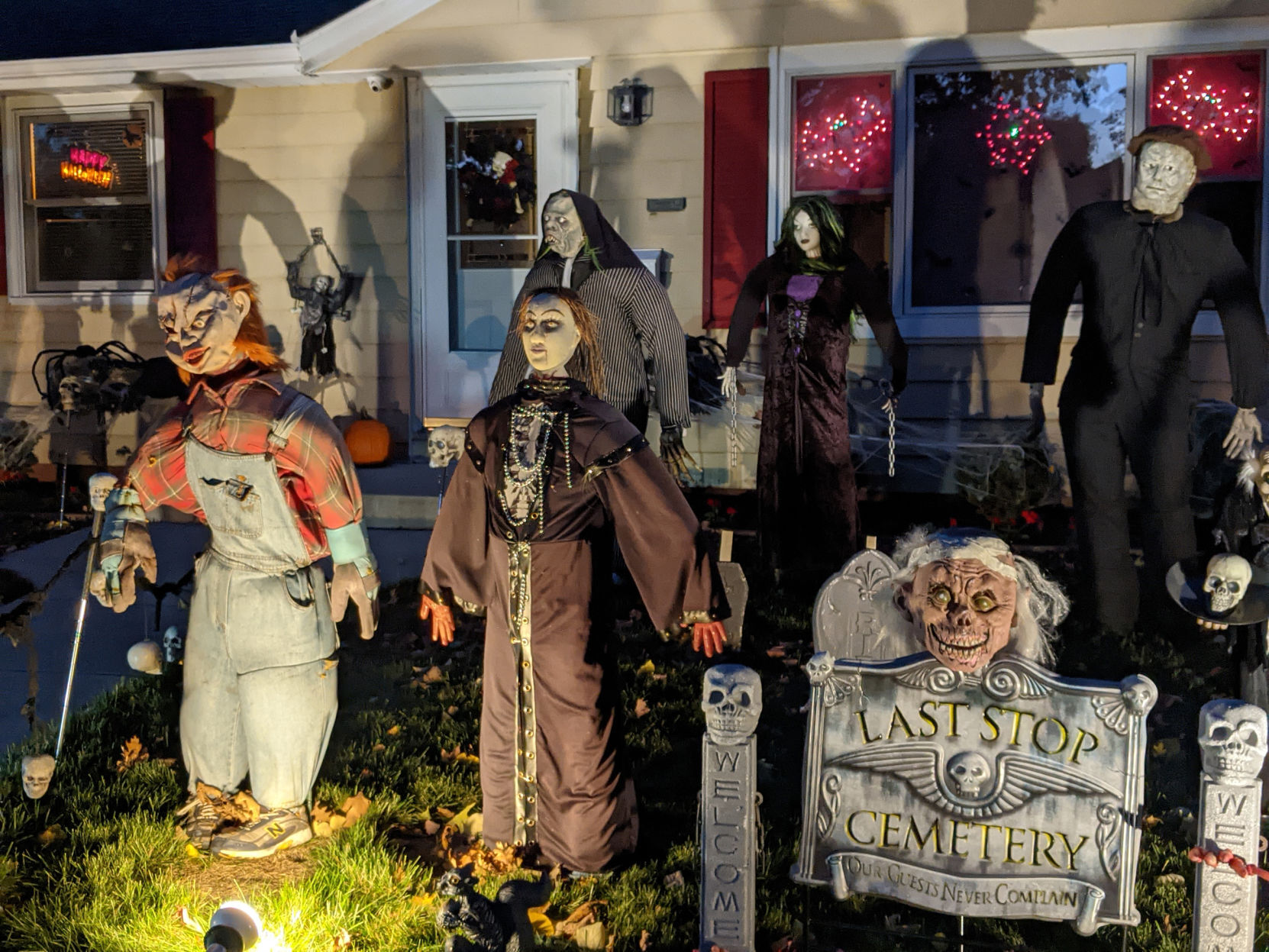 Halloween house 5609 40th avenue.jpg